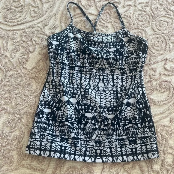 Old School Lululemon Size 8 Power Y Tank - Picture 4 of 4